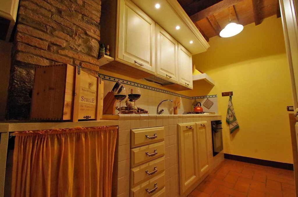 Cottage Le Ginestre Con Piscina In Val D'Orcia Radicofani Eksteriør billede